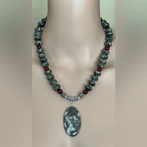 22-1/2 inch Glass bead Necklace NWOT